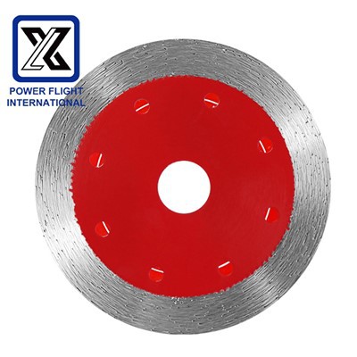 Gearrtha fliuch a chonaic lann le haghaidh cloiche